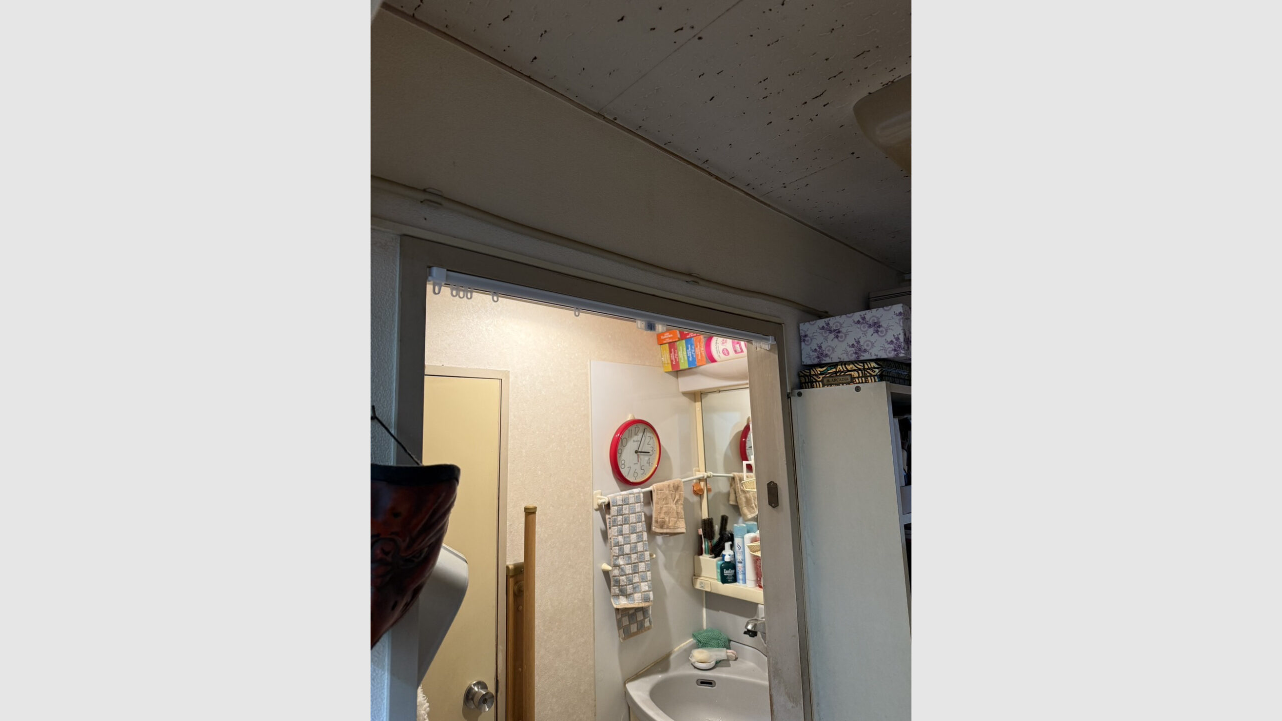 カーテンレールの交換および新設工事(計3か所)